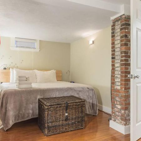 Parking - Private Entrance - King Beds Boston Exterior foto