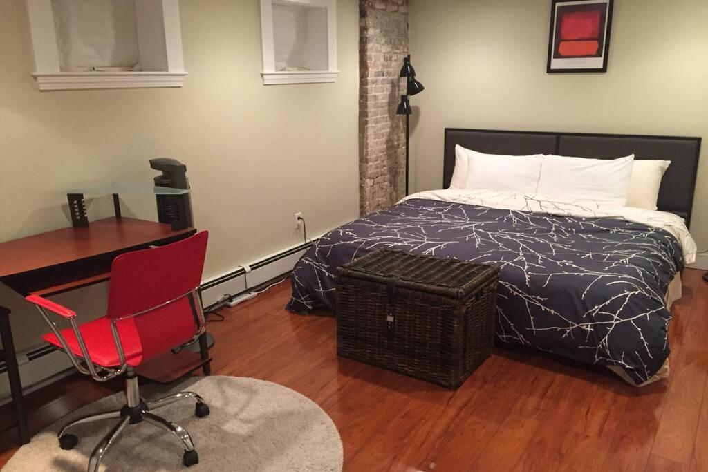 Parking - Private Entrance - King Beds Boston Exterior foto