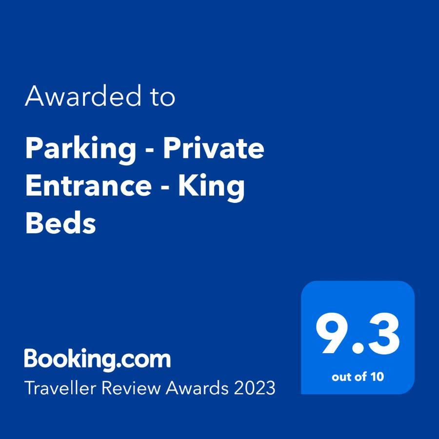 Parking - Private Entrance - King Beds Boston Exterior foto